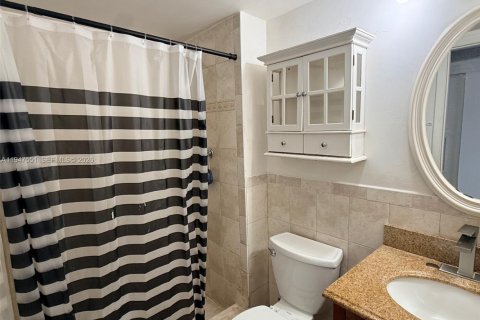 Снять в аренду кондоминиум в Лодерхилл, Флорида 2 спальни, 95.88м2, № 2005369 - фото 10