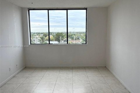 Снять в аренду кондоминиум в Лодерхилл, Флорида 2 спальни, 95.88м2, № 2005369 - фото 11