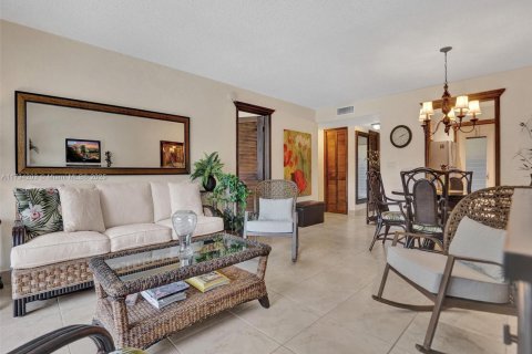 Condominio en venta en Hallandale Beach, Florida, 1 dormitorio, 82.68 m2 № 2186227 - foto 24
