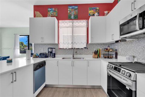 Villa ou maison à vendre à Homestead, Floride: 5 chambres, 249.35 m2 № 2084864 - photo 14