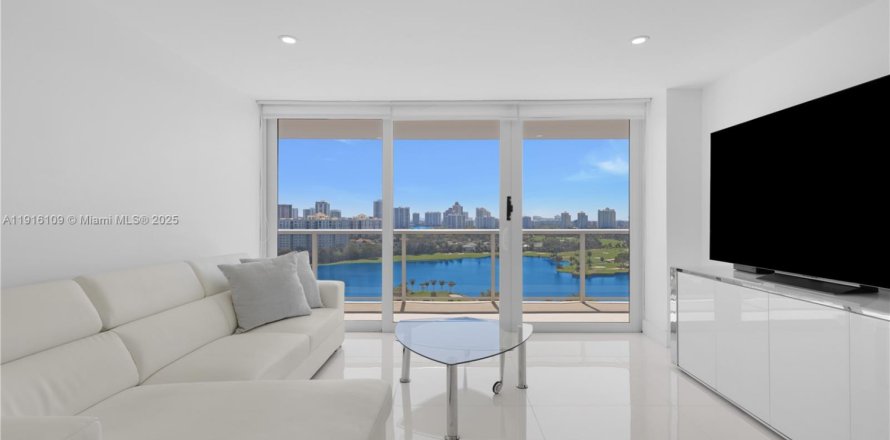 Condo à Aventura, Floride, 2 chambres  № 1970808