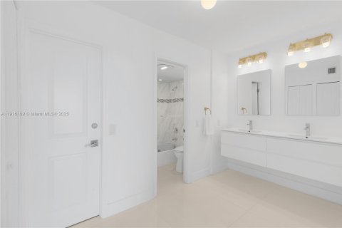 Copropriété à vendre à Aventura, Floride: 2 chambres, 106.84 m2 № 1970808 - photo 21