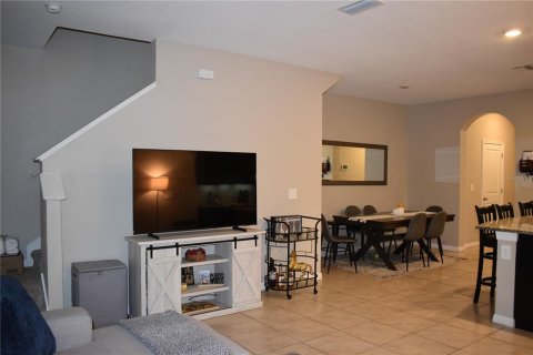 Townhouse in Sarasota, Florida 3 bedrooms, 160.26 sq.m. № 2210061 - photo 8