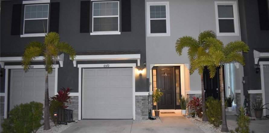 Townhouse in Sarasota, Florida 3 bedrooms, 160.26 sq.m. № 2210061