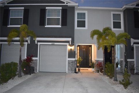 Townhouse in Sarasota, Florida 3 bedrooms, 160.26 sq.m. № 2210061 - photo 3