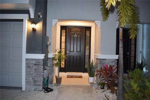 Townhouse in Sarasota, Florida 3 bedrooms, 160.26 sq.m. № 2210061 - photo 2