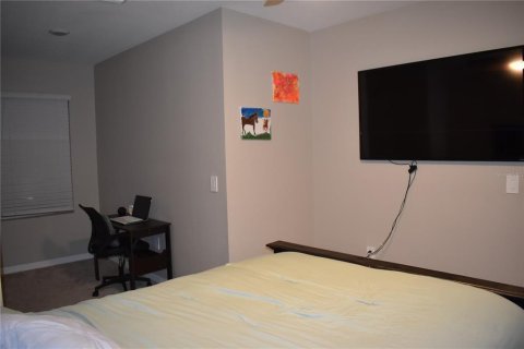 Townhouse in Sarasota, Florida 3 bedrooms, 160.26 sq.m. № 2210061 - photo 11