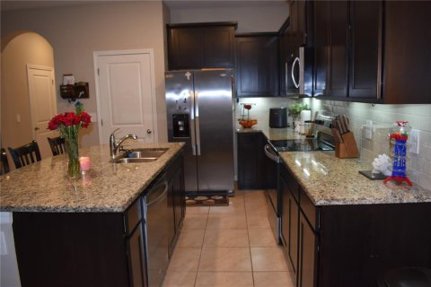 Townhouse in Sarasota, Florida 3 bedrooms, 160.26 sq.m. № 2210061 - photo 24
