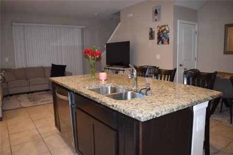 Townhouse in Sarasota, Florida 3 bedrooms, 160.26 sq.m. № 2210061 - photo 25