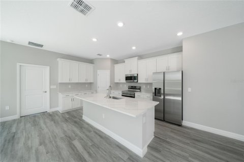House in Sebring, Florida 4 bedrooms, 184.88 sq.m. № 1574171 - photo 29