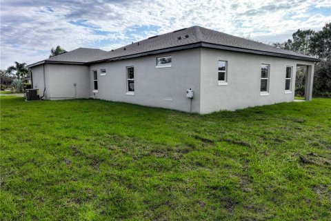 House in Sebring, Florida 4 bedrooms, 184.88 sq.m. № 1574171 - photo 8