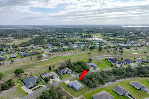 House in Sebring, Florida 4 bedrooms, 184.88 sq.m. № 1574171 - photo 24