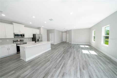 House in Sebring, Florida 4 bedrooms, 184.88 sq.m. № 1574171 - photo 30