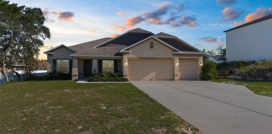 Villa ou maison à Spring Hill, Floride 4 chambres, 226.5 m2 № 1900192