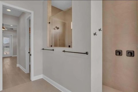 House in Lakeland, Florida 4 bedrooms, 205.87 sq.m. № 2221111 - photo 10