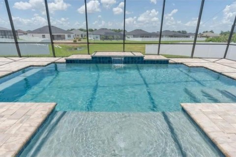 House in Lakeland, Florida 4 bedrooms, 205.87 sq.m. № 2221111 - photo 8