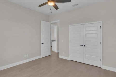 House in Lakeland, Florida 4 bedrooms, 205.87 sq.m. № 2221111 - photo 15