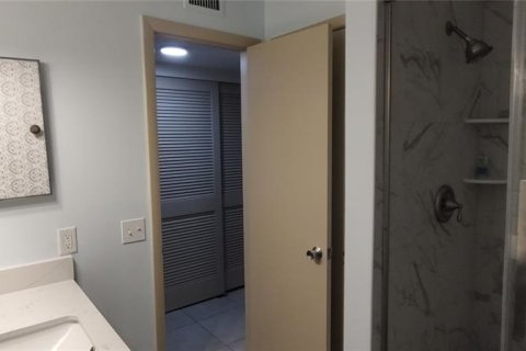 Condo in Clearwater, Florida, 2 bedrooms  № 1893708 - photo 16