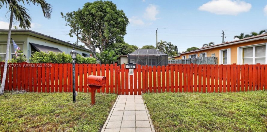 Villa ou maison à Hollywood, Floride 2 chambres, 114.46 m2 № 2323568