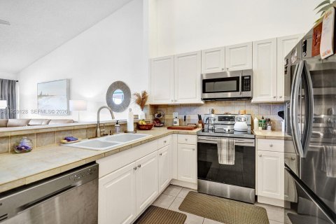 Townhouse in Delray Beach, Florida 2 bedrooms, 128.11 sq.m. № 2019937 - photo 30