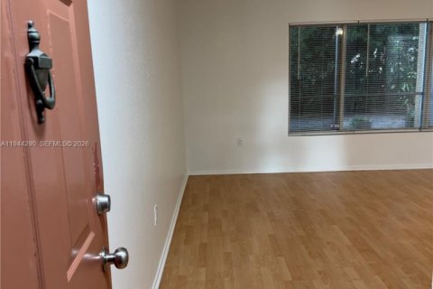 Condominio en Oakland Park, Florida, 2 dormitorios  № 2001605