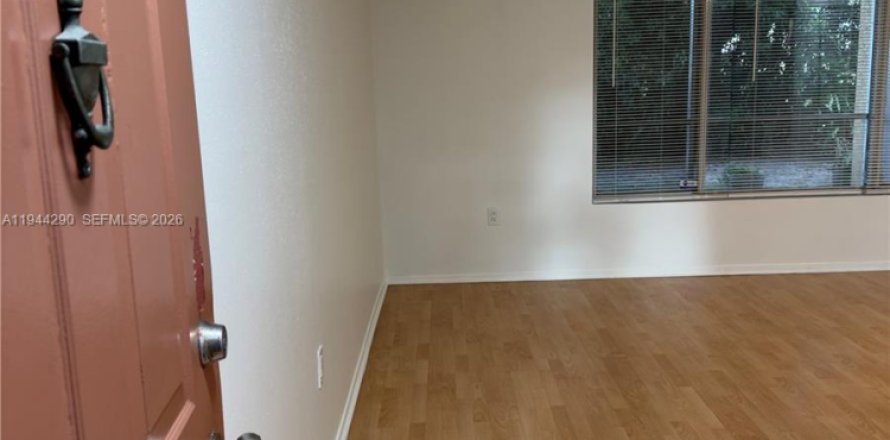 Condominio en Oakland Park, Florida, 2 dormitorios  № 2001605