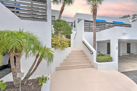 Condominio en alquiler en Longboat Key, Florida, 2 dormitorios, 148.74 m2 № 861483 - foto 1