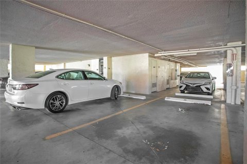 Condo in Saint Petersburg, Florida, 2 bedrooms  № 1602377 - photo 28