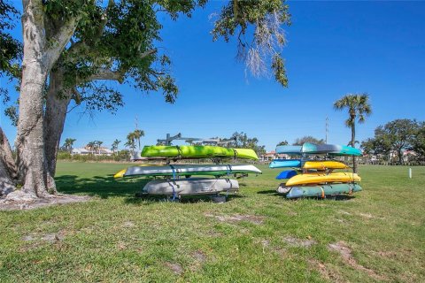 Condo in Saint Petersburg, Florida, 2 bedrooms  № 1602377 - photo 26