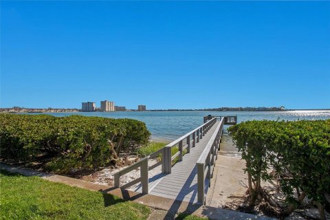 Condo in Saint Petersburg, Florida, 2 bedrooms  № 1602377 - photo 22