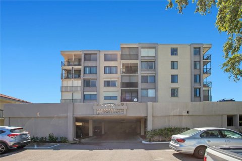 Condo in Saint Petersburg, Florida, 2 bedrooms  № 1602377 - photo 29