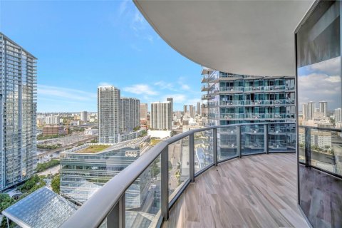 Condo in Miami, Florida, 3 bedrooms  № 1980456 - photo 25