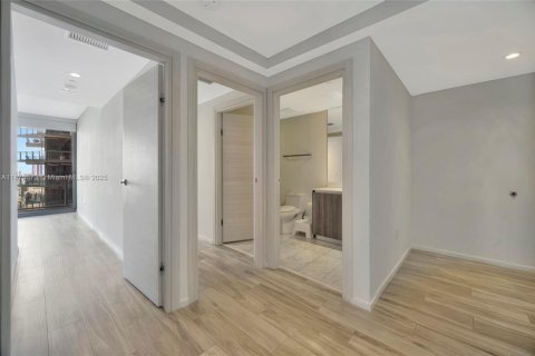 Condo in Miami, Florida, 3 bedrooms  № 1980456 - photo 22