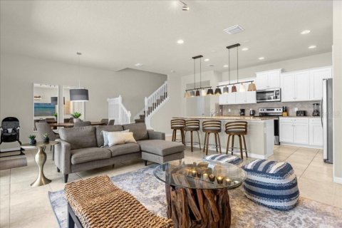 Adosado en venta en Kissimmee, Florida, 5 dormitorios, 210.24 m2 № 2201556 - foto 5