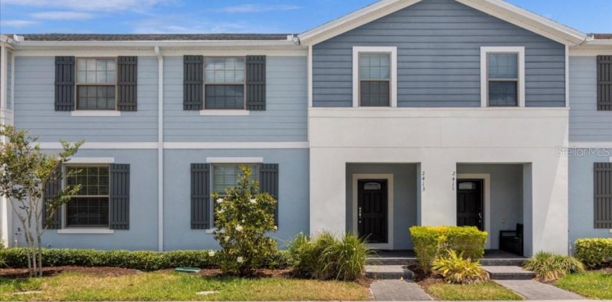 Adosado en Kissimmee, Florida 5 dormitorios, 210.24 m2 № 2201556