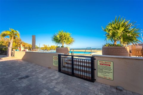 Townhouse in Key West, Florida 2 bedrooms, 180.23 sq.m. № 1847726 - photo 24