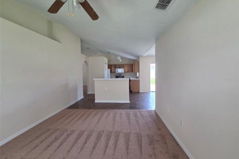 Casa en alquiler en Palm Coast, Florida, 4 dormitorios, 160.72 m2 № 2266359 - foto 15