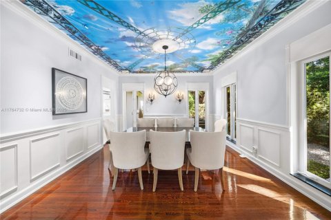 House in Coral Gables, Florida 6 bedrooms, 692.21 sq.m. № 1705398 - photo 13