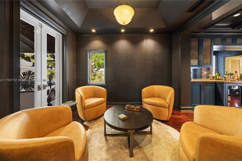 House in Coral Gables, Florida 6 bedrooms, 692.21 sq.m. № 1705398 - photo 30
