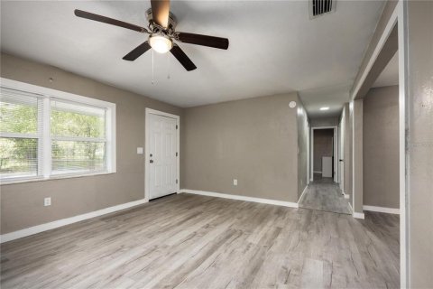 House in Waldo, Florida 4 bedrooms, 153.66 sq.m. № 2142012 - photo 11