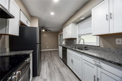 House in Waldo, Florida 4 bedrooms, 153.66 sq.m. № 2142012 - photo 28