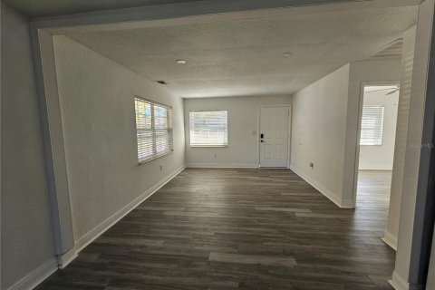 House in Lake Wales, Florida 3 bedrooms, 130.25 sq.m. № 1562532 - photo 11