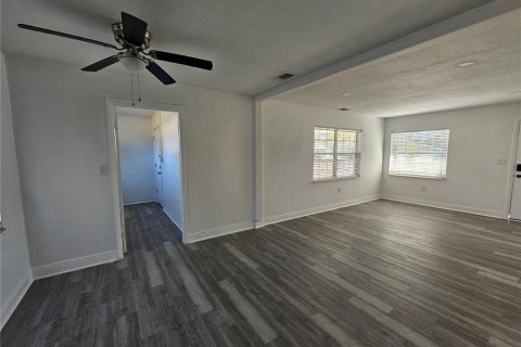 House in Lake Wales, Florida 3 bedrooms, 130.25 sq.m. № 1562532 - photo 10