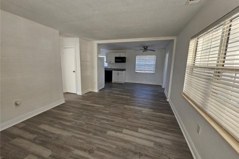 House in Lake Wales, Florida 3 bedrooms, 130.25 sq.m. № 1562532 - photo 5