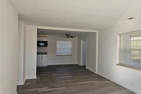 House in Lake Wales, Florida 3 bedrooms, 130.25 sq.m. № 1562532 - photo 4
