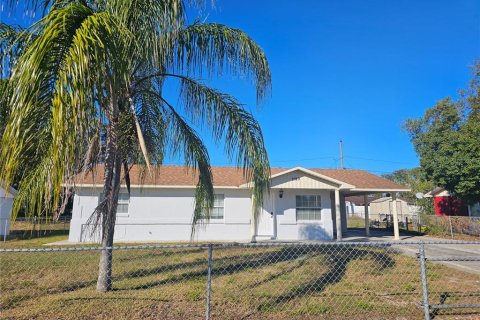 House in Lake Wales, Florida 3 bedrooms, 130.25 sq.m. № 1562532 - photo 1