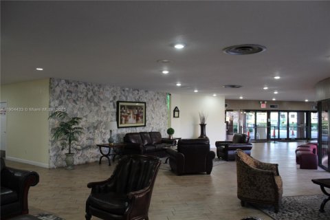 Купить кондоминиум в Санрайз, Флорида 2 спальни, 78.97м2, № 2012115 - фото 10