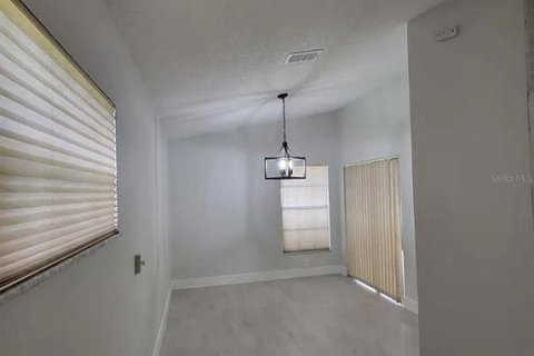 Casa en alquiler en Orlando, Florida, 3 dormitorios, 169.64 m2 № 1913517 - foto 3