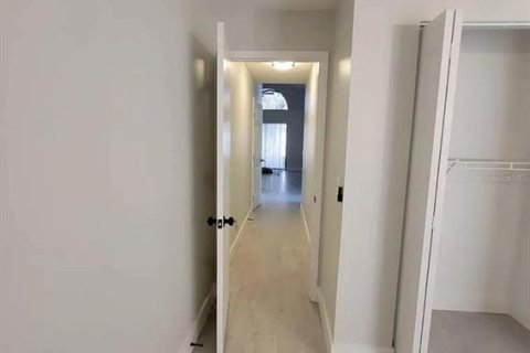 Casa en alquiler en Orlando, Florida, 3 dormitorios, 169.64 m2 № 1913517 - foto 4