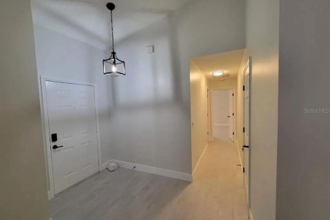 Casa en alquiler en Orlando, Florida, 3 dormitorios, 169.64 m2 № 1913517 - foto 2